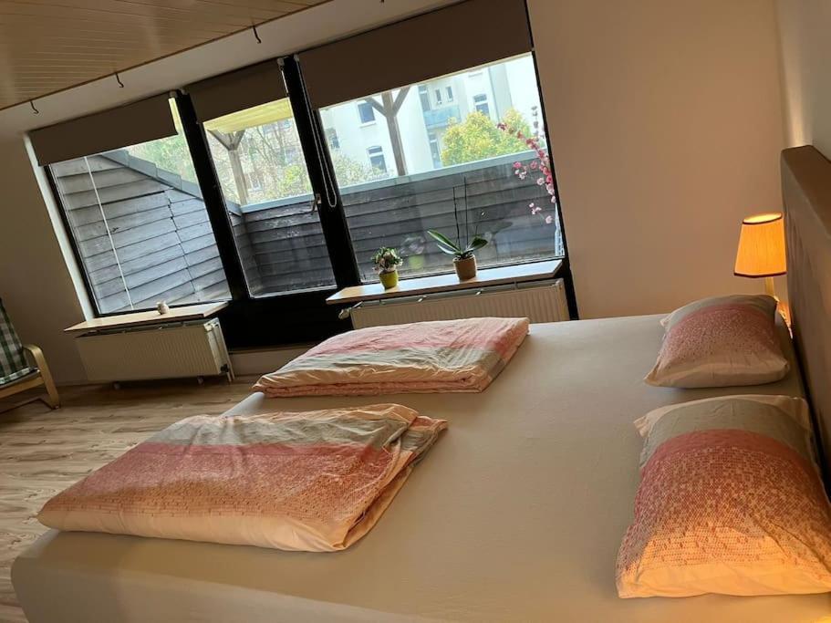 Private Studio Apartment With Balcony In Dortmund-Brackel Eksteriør billede