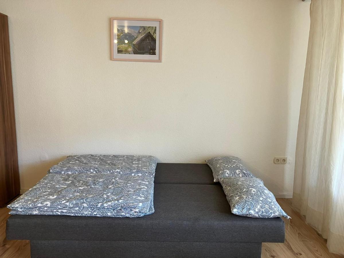 Private Studio Apartment With Balcony In Dortmund-Brackel Eksteriør billede